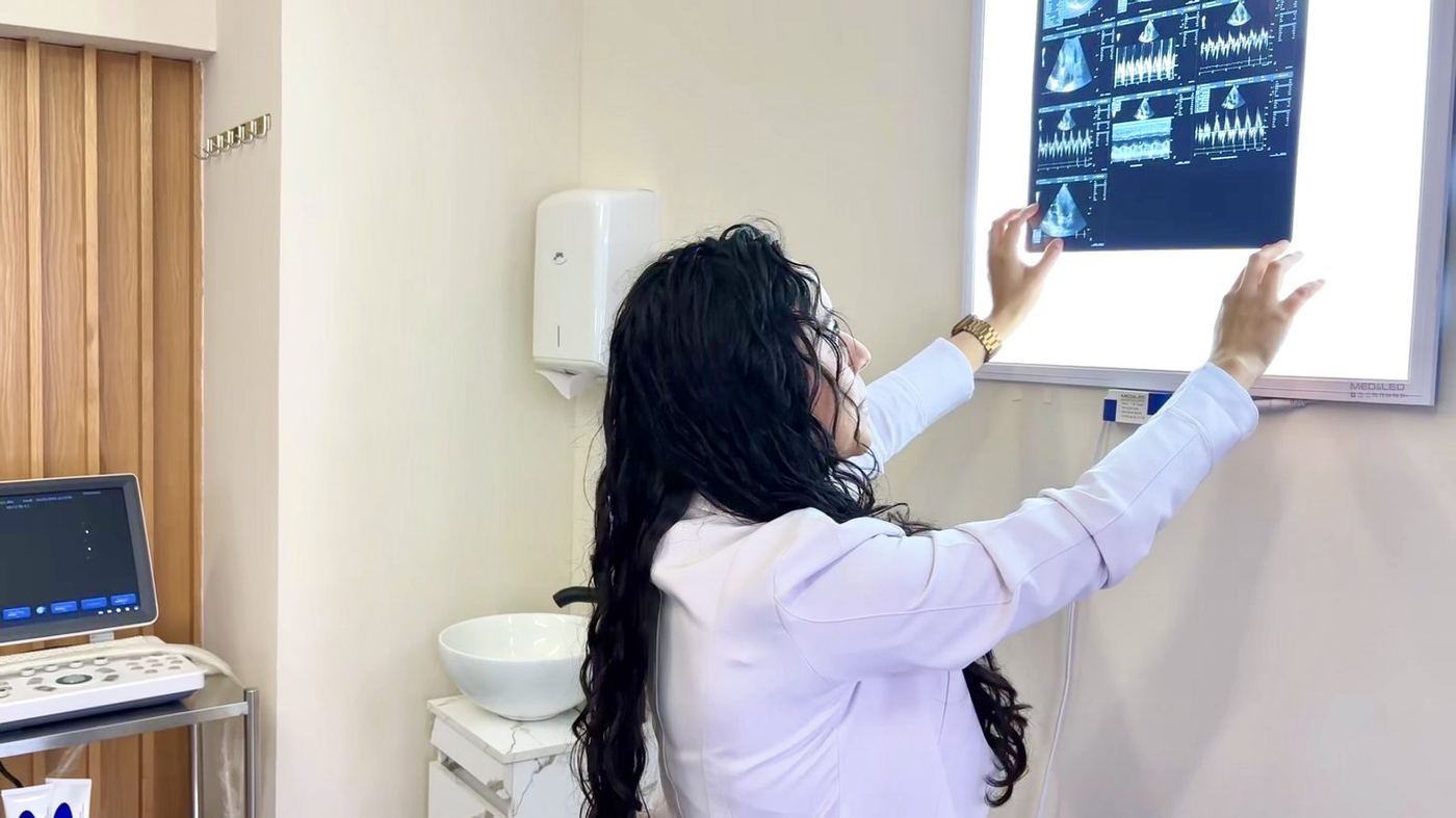 Revisión de estudios médicos en RENALTY