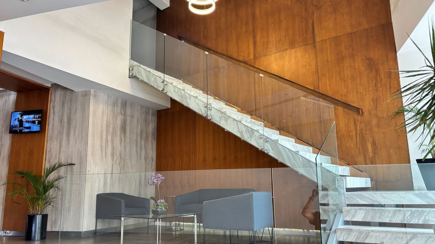 Lobby del edificio de RENALTY